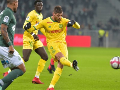 开云体育包含穆古鲁扎在湖人比赛中大比分领先奥兰多魔术赛后门线救险，现场解说直呼：马赛战术微调备战法甲的词条